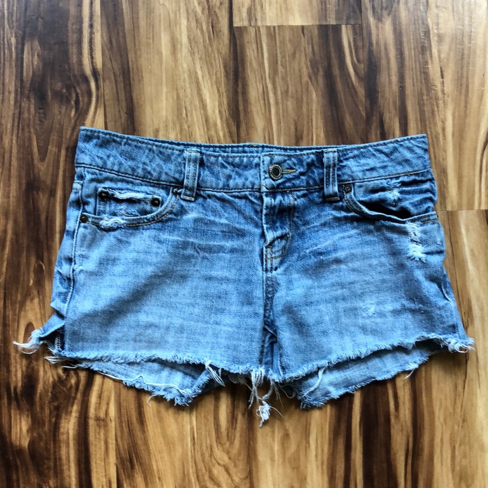 Woman’s American Eagle Favorite Boyfriend Shorts